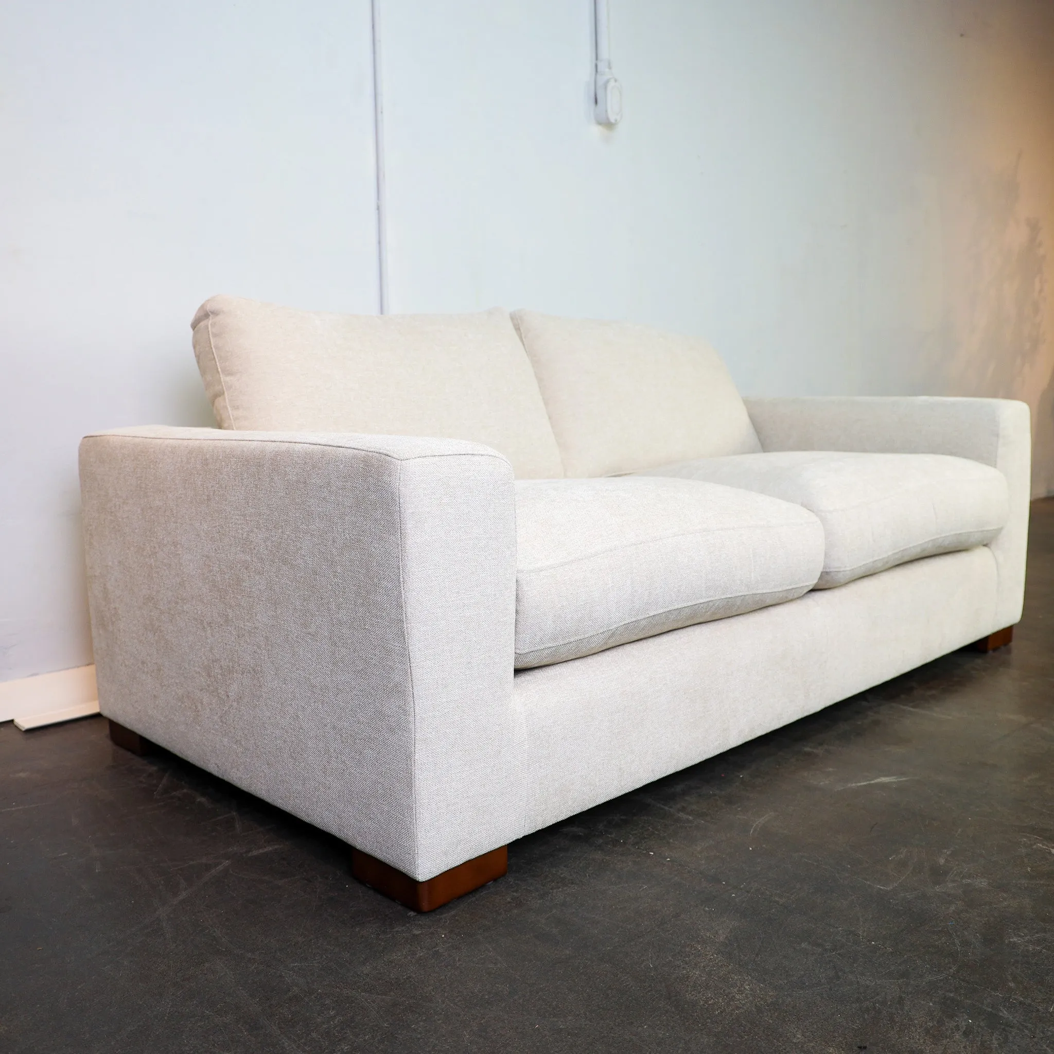 Milo Loveseat