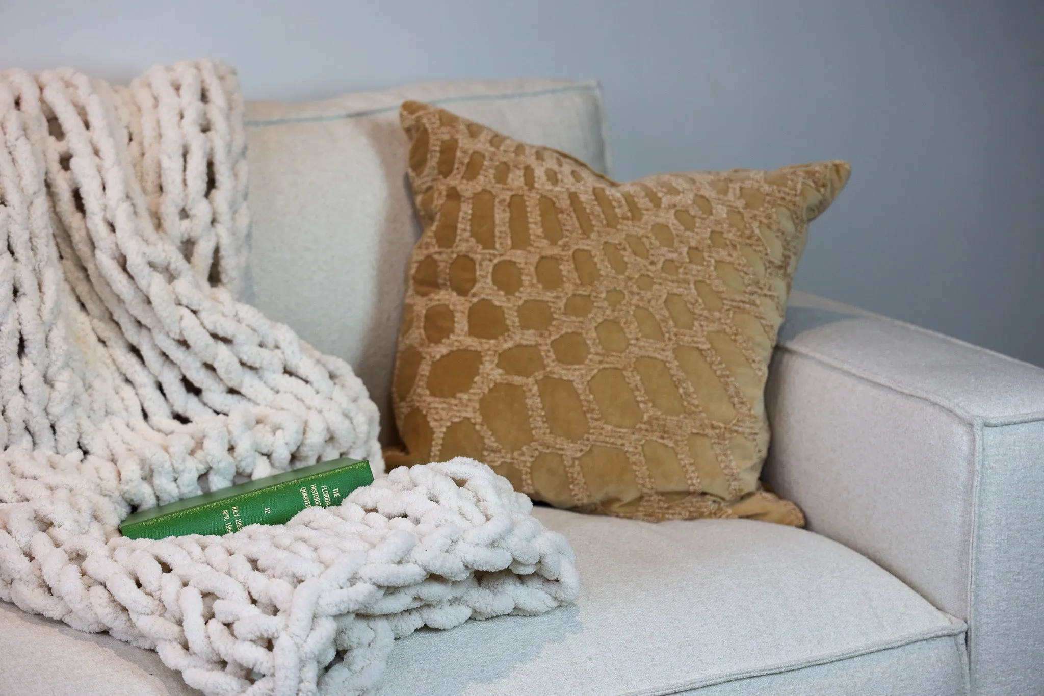 Paloma Loveseat