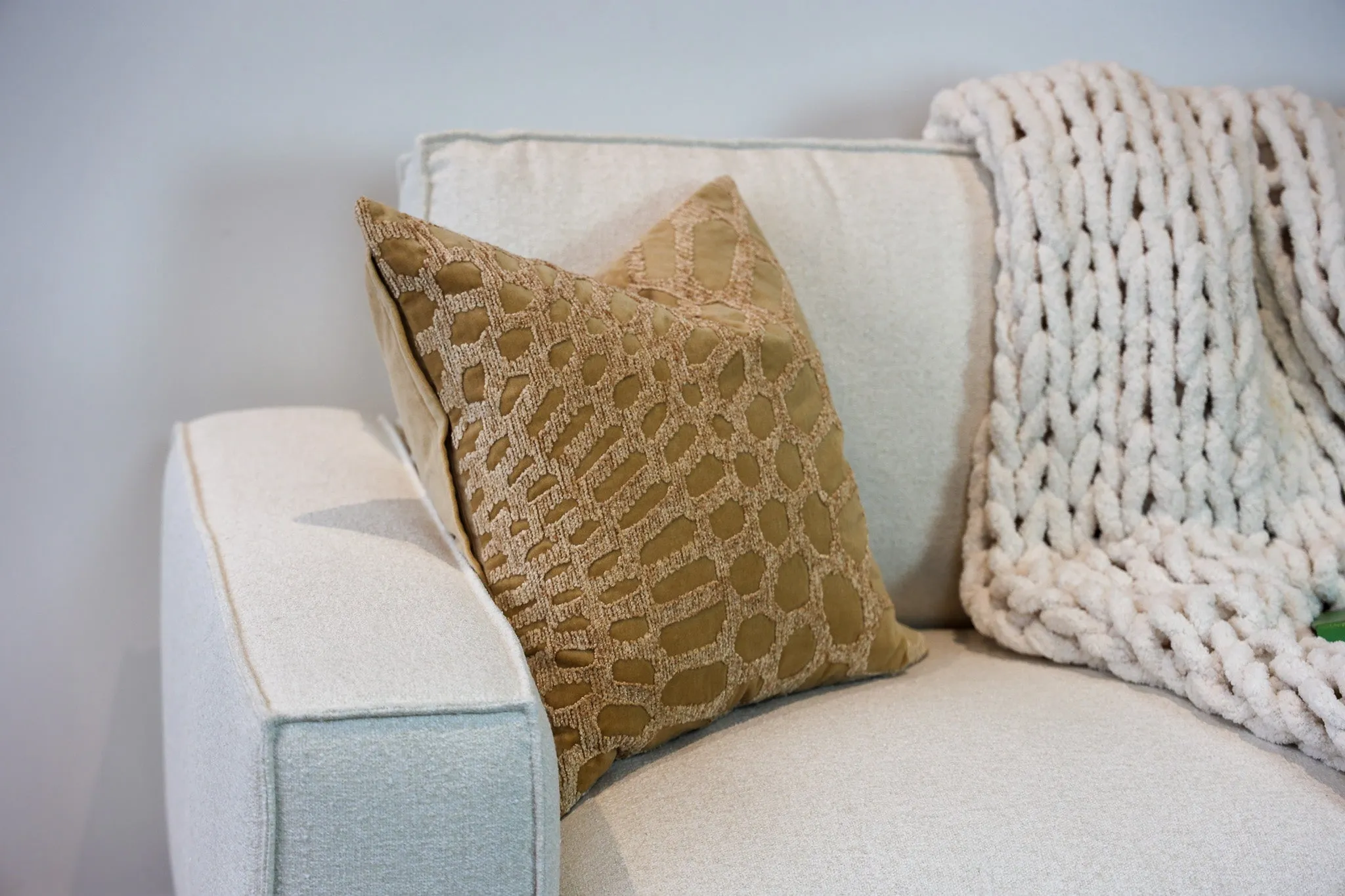 Paloma Loveseat